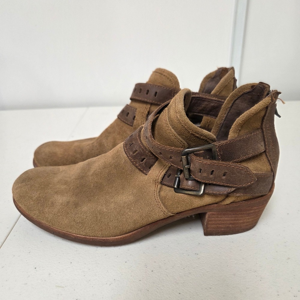 UGG S/N 1011662 Chestnut Suede Buckle Strap Ankle Booties Womens 8 Brown